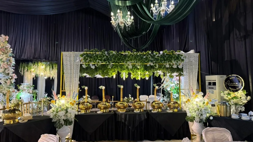 Dekorasi Buffet Hijau & Gold